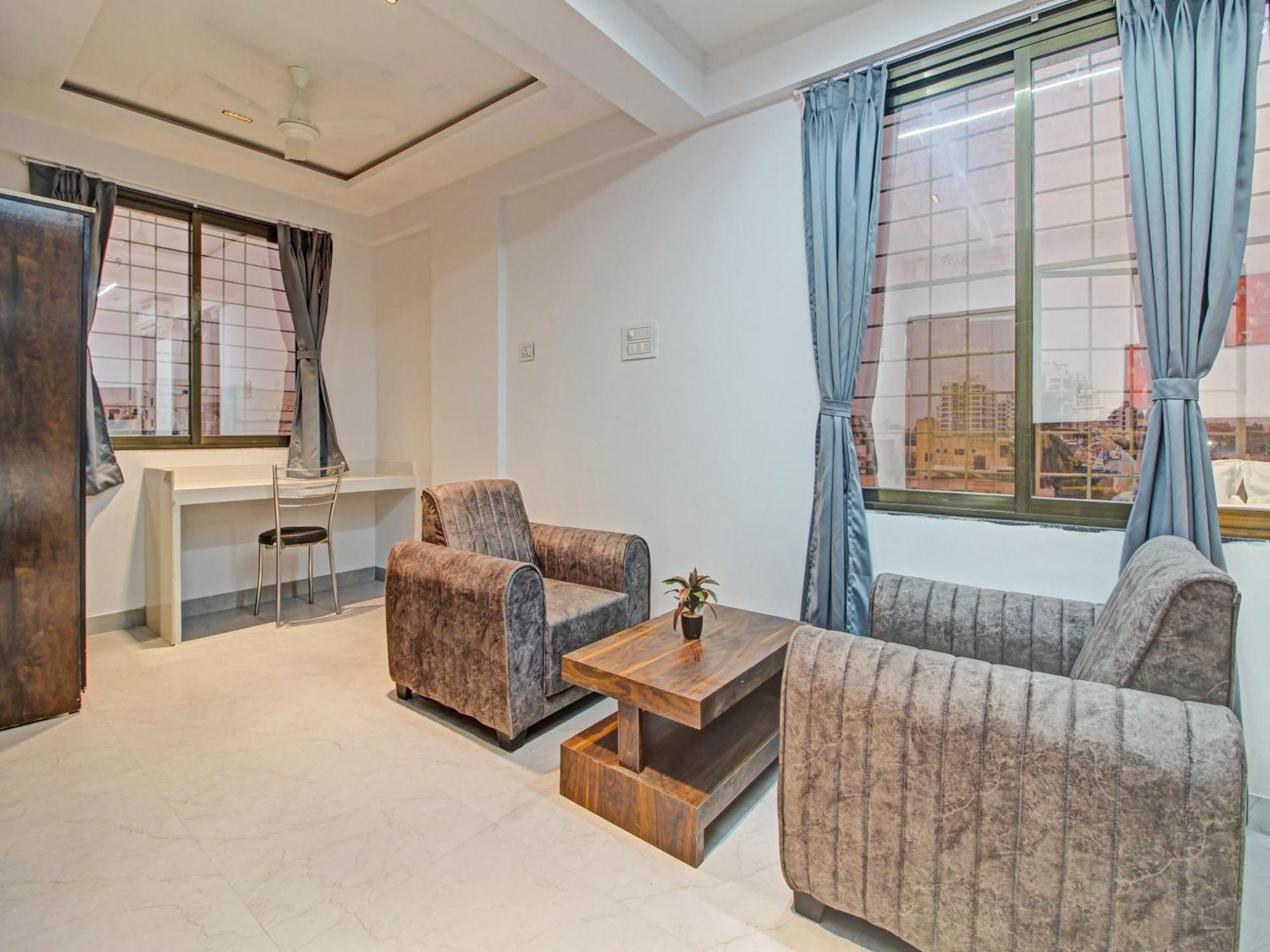 Collection O Crystal Hotel Pimpri-Chinchwad Екстериор снимка