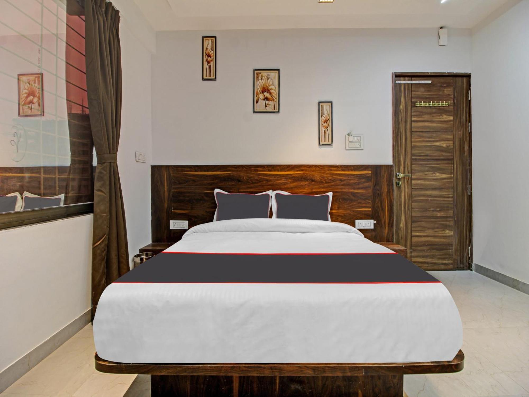 Collection O Crystal Hotel Pimpri-Chinchwad Екстериор снимка