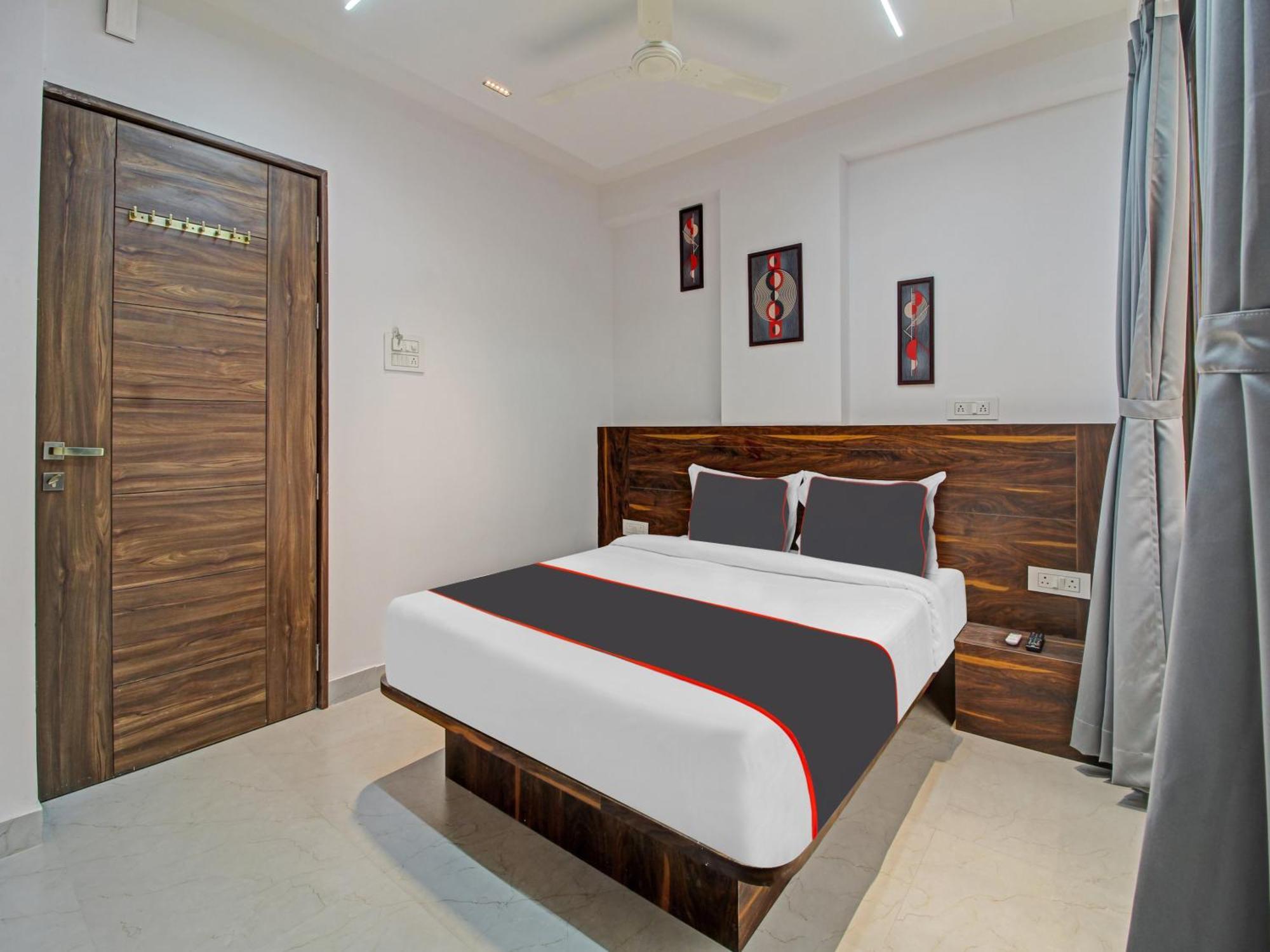 Collection O Crystal Hotel Pimpri-Chinchwad Екстериор снимка